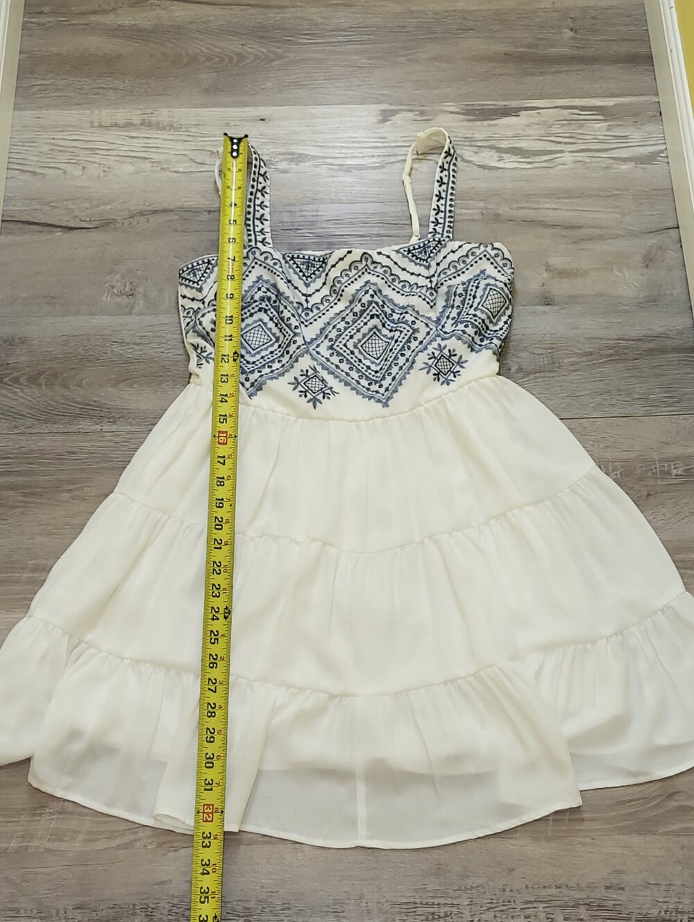 🛍Francescas Chrystal Fit & Flare White & Blue Embroidered Mini Dress Womens Med - Picture 5 of 10